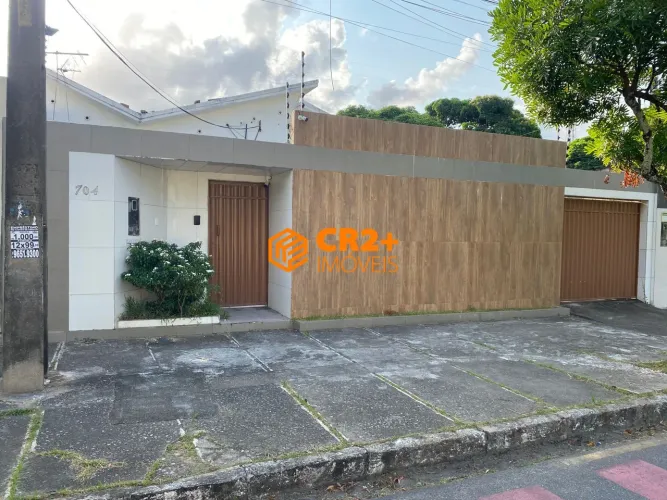 Vendo/Alugo casa em Boa Viagem de 400m2