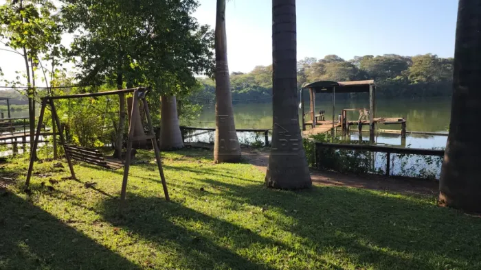 Rancho em Arealva com fundo para o rio, estaleiro, casa, lazer - Venda