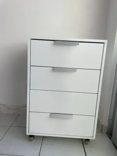 Gaveteiro branco 4 gavetas com rodízios