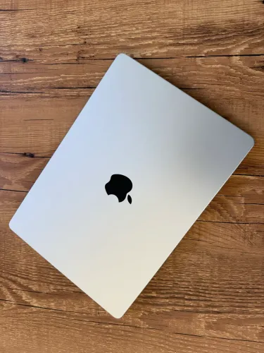 MacBook Pro 14? M4 16GB, 512GB, Igual Novo