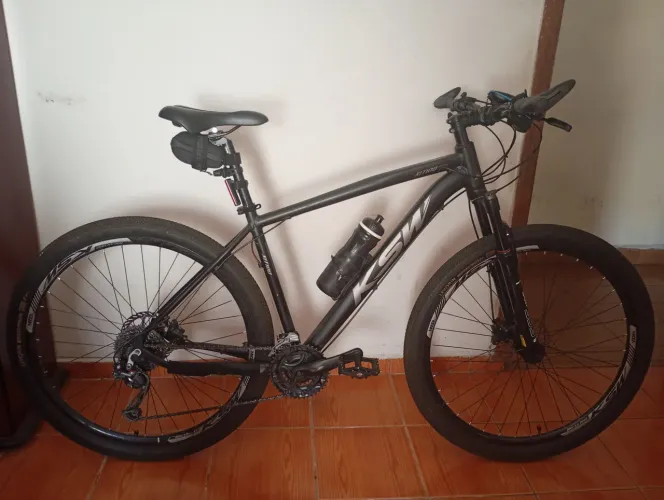 Bicicleta MTB Aro 29 27 vel Shimano Deore Freios Hidráulicos
