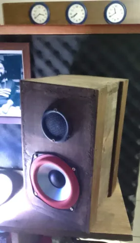 Home-studio: Caixas de som artesanais para monitoramento de som