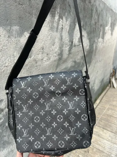Bolsa transversal preta