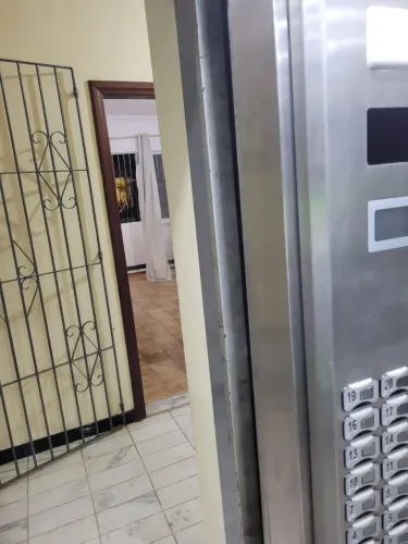 Alugo excelente apartamento.