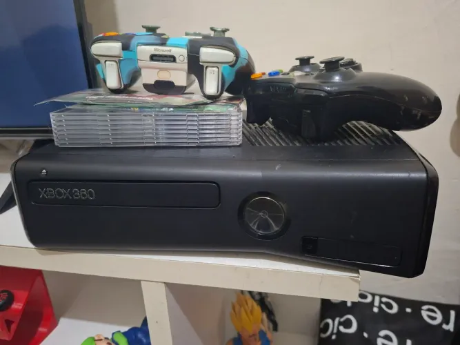 Troca ou Venda Xbox 360 2 controle 