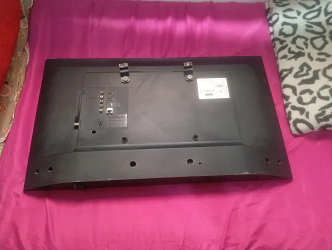 Vendo tv Samsung smart 32 polegadas funcionando perfeitamente, era minha de uso 