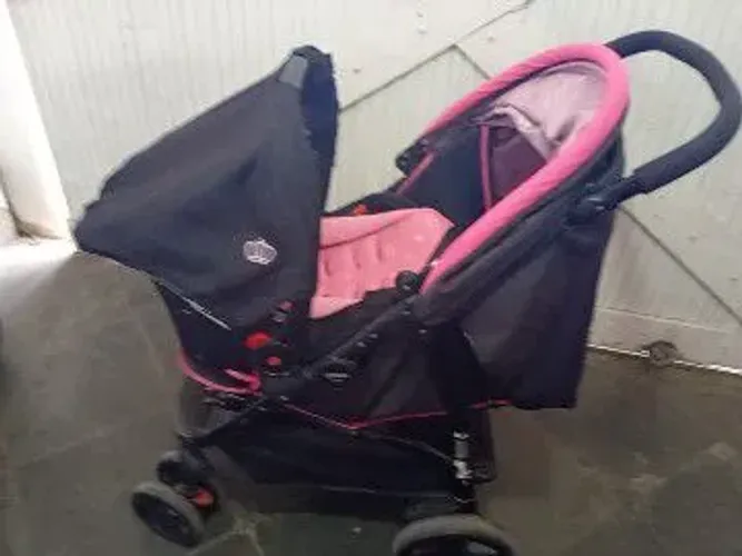 Carrinho de bebê completo meu tel pra contato * zap