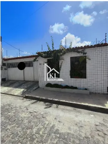 Belissima Casa Reformada - 3 Quartos - 200M2 - Perfeita Localização - Bairro Emaus