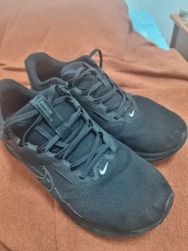 Tênis Nike preto (tam 42)