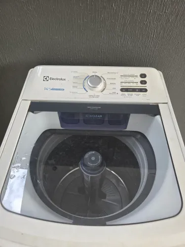 Máquina Electrolux Led14