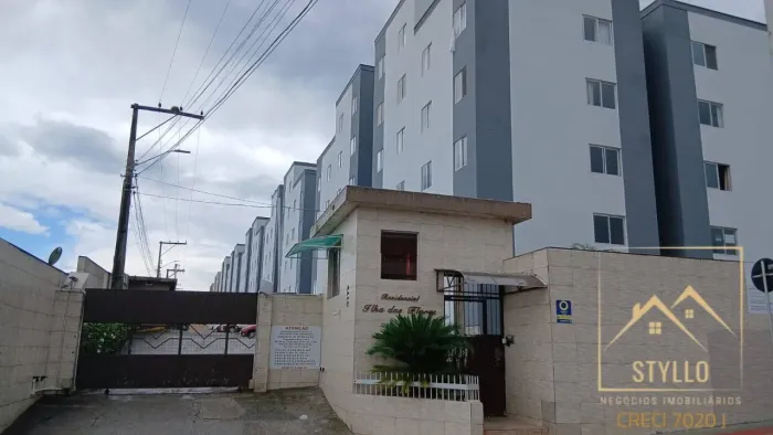 Apartamento à venda no bairro Serraria em São José/SC
