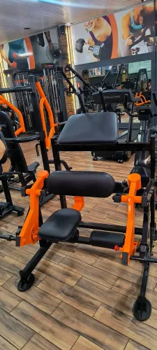 Flexora em pé 