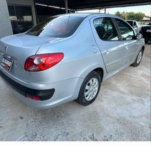 Alguém sabe quem aluga carro no particular para trabalhar com uber