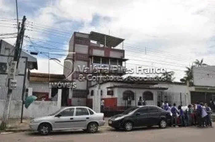 Predio Comercial em Ponta Grossa (Icoaraci) com 555 m² .