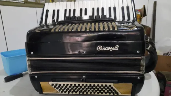 acordeon 80 baixos italiano crucianelli favor ler anuncio