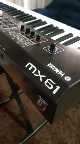 Yamaha mx 61 v2