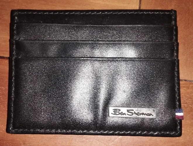 Porta Cartões de Couro Ben Sherman NUNCA USEI, NÃO SEI NEM SE É NOVO, ACHO QUE SIM