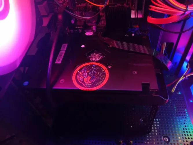 Rx 550 4gb nova menos de um mes de uso 
