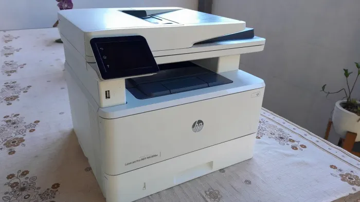 Impressora HP laser m428fdw - Faz frente e verso