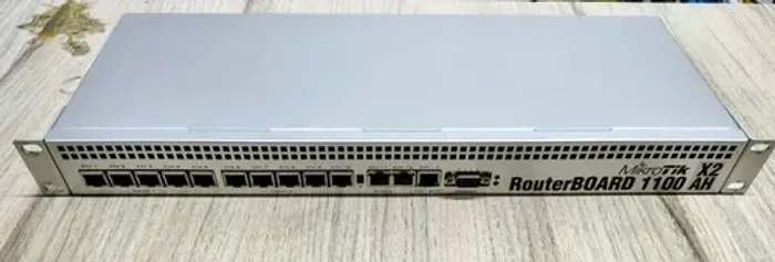 Roteador Mikrotik Routerboard Rb1100ahx2 Prata