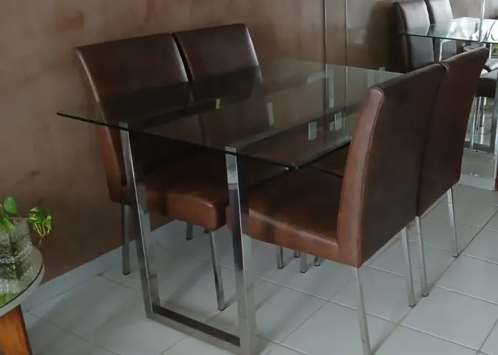 Mesa de inox de vidro com 4 cadeiras