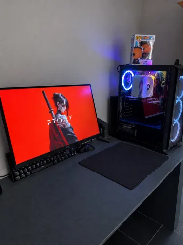 PC GAMER + MONITOR AOC