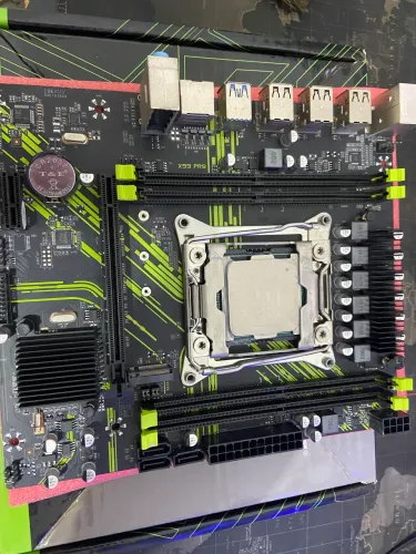 X99 PR9 + Processador Intel Xeon E5-2667 v4 (8 Cores / 16 Threads)