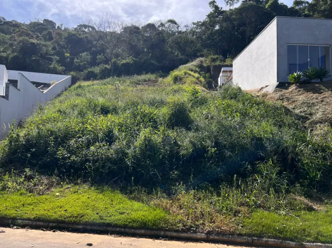 Lote em condomínio com vista para área de preservação para venda
