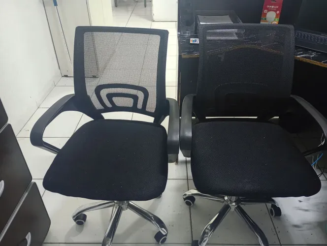 Conjunto de cadeiras para escritório
