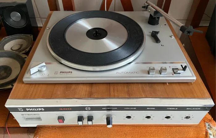 Toca-discos Phillips 460
