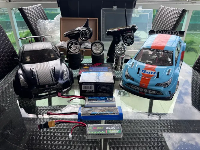 Lote Completo RC Drift 1/10 - 2 Carros + Motores Brushless + Peças