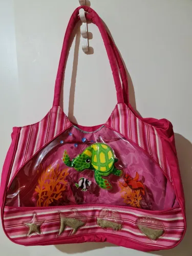 BOLSA DE PRAIA/PISCINA GRANDE COM ESTAMPAS MARINHAS E DETALHES COM AREIA EM ÓTIMO ESTADO