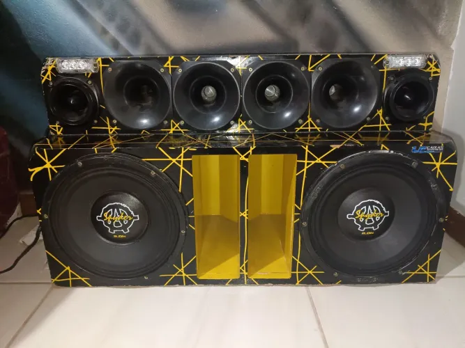 Son automotivo disponível 