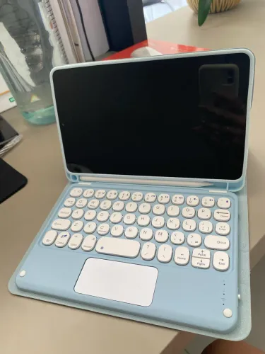 Vendo tablet Samsung A11 com capinha teclado mouse e caneta 