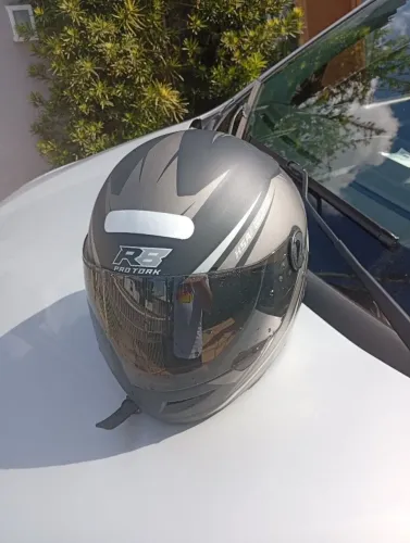Capacete R8 n58