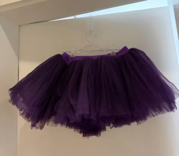 Saia de tutu Balé Mania, tamanho P, veste 10/14 anos. Roxa.