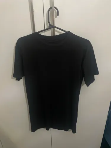 Camisa canelada preta