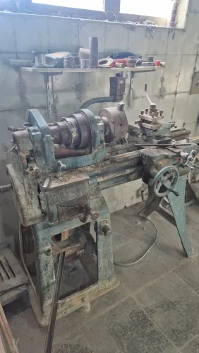 Torno mecânico para restauração 700mm