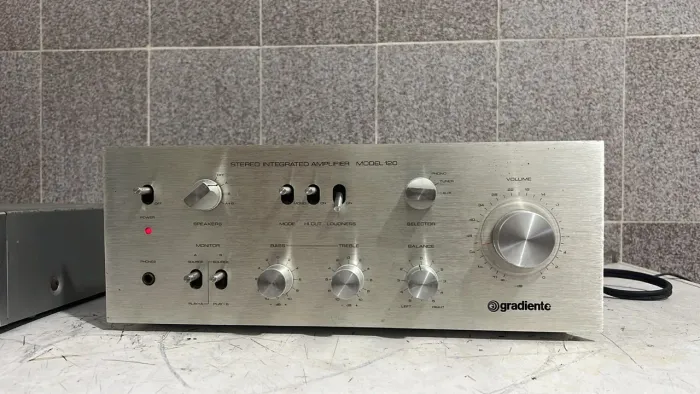 Amplificador gradiente model 120