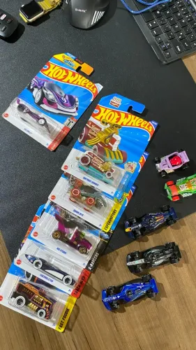 Hot Wheels Super T Hunt F Redbull Miniatura 1:64