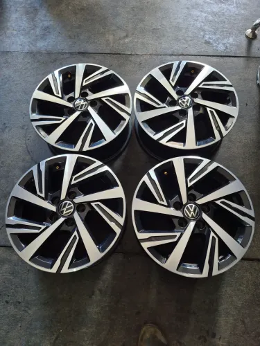 Jogo de roda 15 vw furação 5×100 em estado de nova sem nenhum detalhe (2.300 em 6× no ct