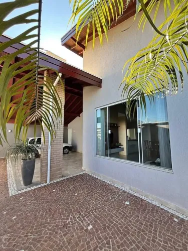 LINDA CASA À VENDA EM GOVERNADOR VALADARES !