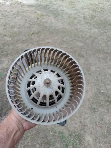 Eletro ventilador do ar da doblô 