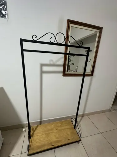 Arara de Roupas 143cm x 80cm - Bem Conservada