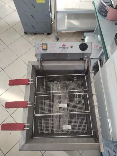 A.L Fritadeira industrial elétrica Progás PR-2000 E 26L