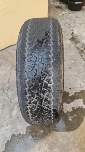 Pneu aro 18 Pirelli 255/65
