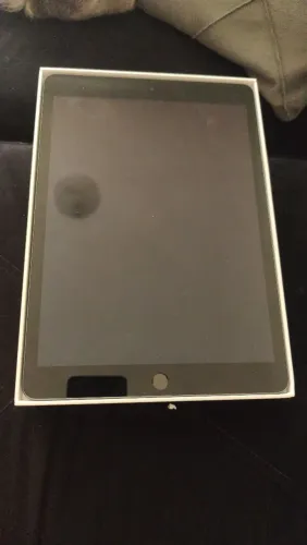 Apple iPad 9ª Geração 64GB Wi-Fi - Estado de Novo