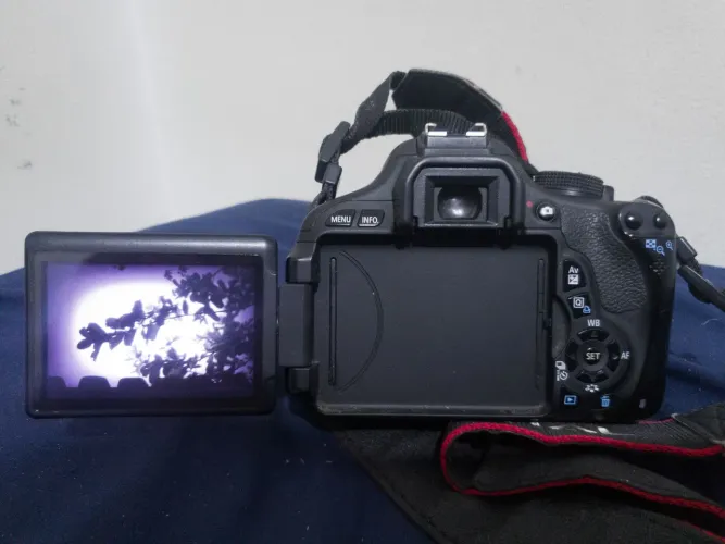 Canon T3i / 600D - 18MP | 100% funcional | R$ 750 e parcelamento sem juros pela OLX*