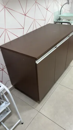Armário de fórmica marrom 3 portas 1,25 m