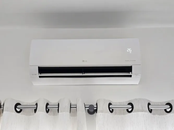 Ar condicionado Dual Inverter LG Compact AI, 9.000btus, frio, 220v